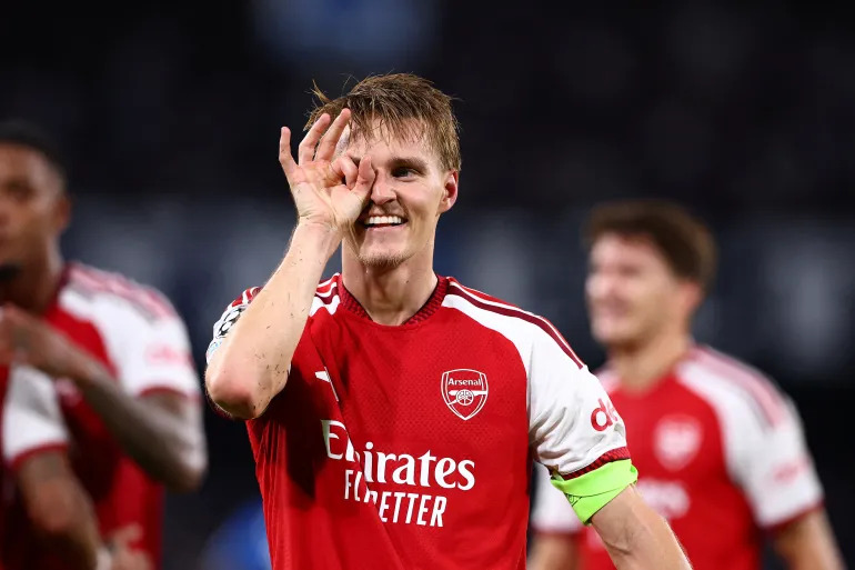 Misfiring Arsenal beat Napoli with Odegaard stunner in Champions League